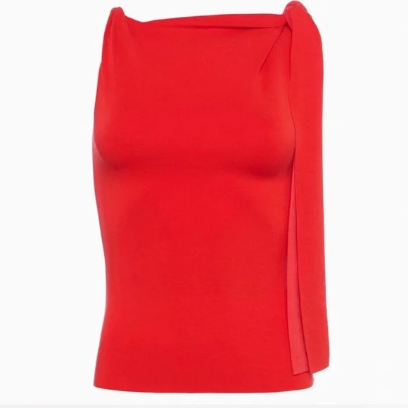 Elegant Red Sleeveless Blouse - Picture 2 of 3